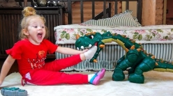 Embedded thumbnail for Игрушки для детей Динозавр напал на ребенка Dinozaur Attaks kid Nursery Rhymes songs for children