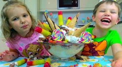 Embedded thumbnail for Самое КРУТОЕ в Мире Мороженое 16 начинок в одном World&amp;#039;s LARGEST Ice Cream Sundae Видео для детей